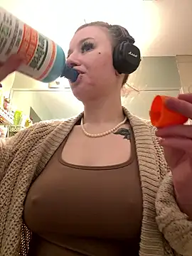 sluttysmiley online show from January 11, 9:47 am