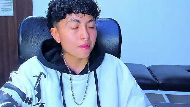 Im Mathias online show from February 27, 2:11 am