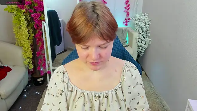 DreamyLuna online show from October 5, 8:25 pm