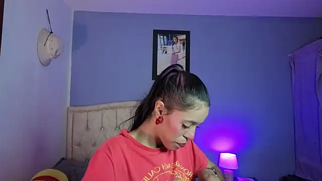 stephania t online show from March 27, 4:30 pm