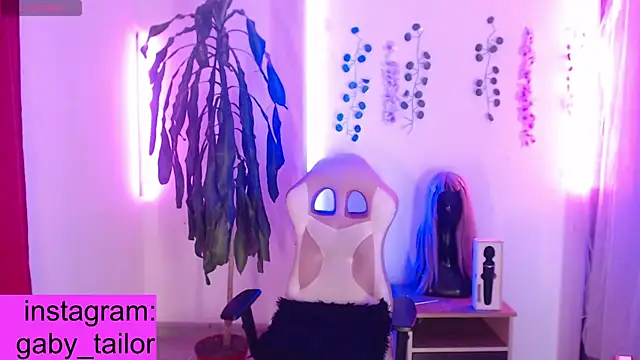 Gaby Tailor online show from April 1, 1:06 am