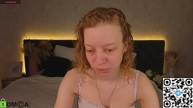 Michelle Blond online show from April 18, 1:08 am