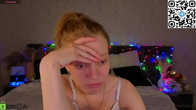 Michelle Blond online show from May 6, 1:53 am