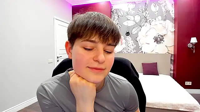 EmiliaYours online show from February 20, 3:02 pm