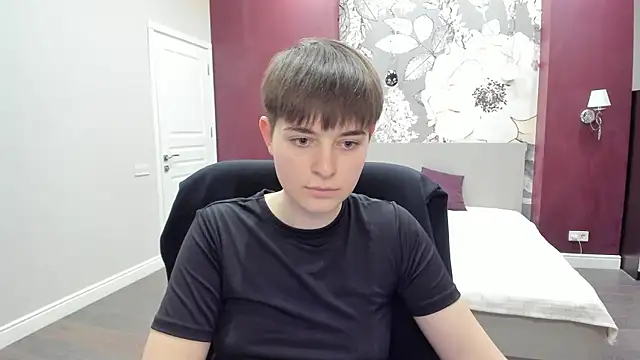 EmiliaYours online show from January 13, 4:44 pm