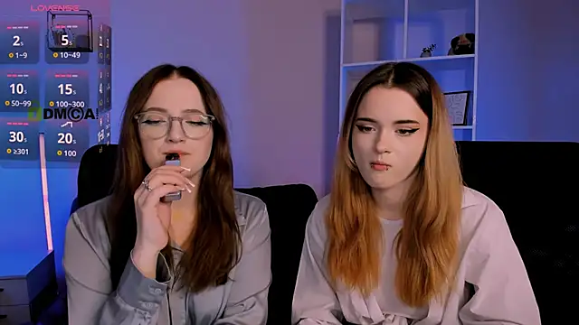 luna berryy online show from December 5, 8:21 pm