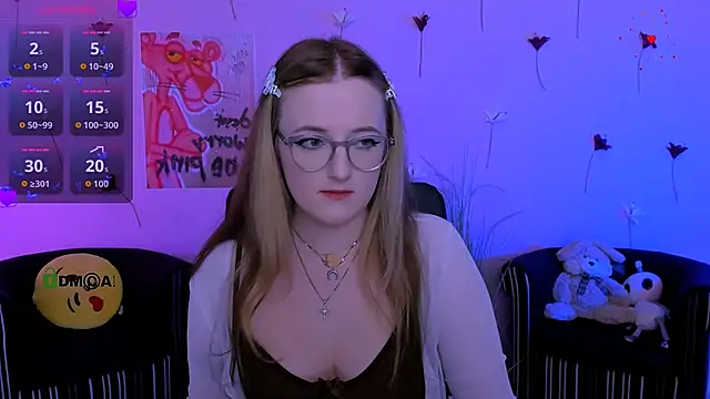 luna berryy online show from April 29, 8:03 pm