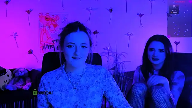 luna berryy online show from May 2, 1:53 am