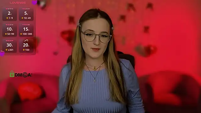 luna berryy online show from May 8, 8:43 pm