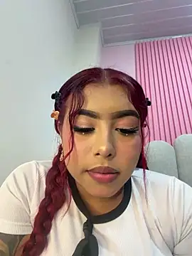 Zoe1 2 online show from May 19, 8:05 pm