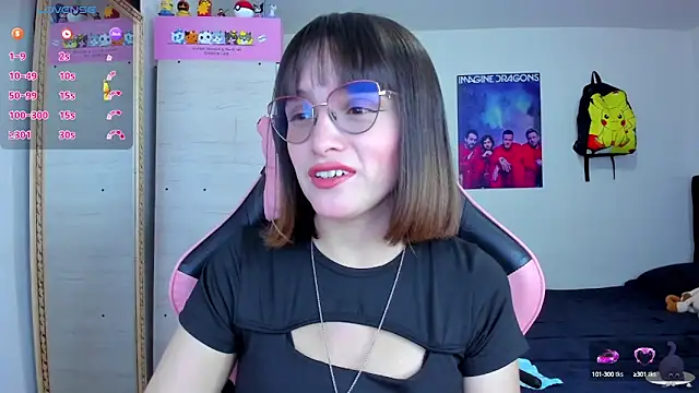 Snapshot of Lucyy-hess chatting on October 9, 8:46 pm Lucyy-hess online show from October 9, 8:46 pm