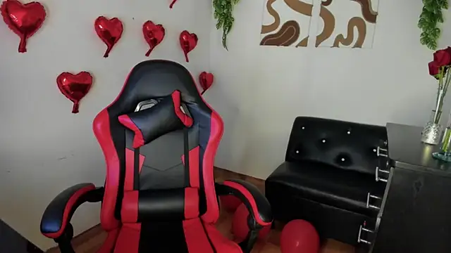 Caro kitty- online show from October 20, 1:36 pm