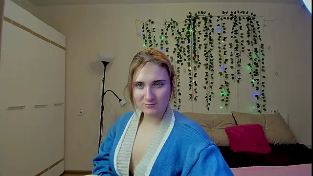 Miss Elsa  online show from October 14, 1:35 pm