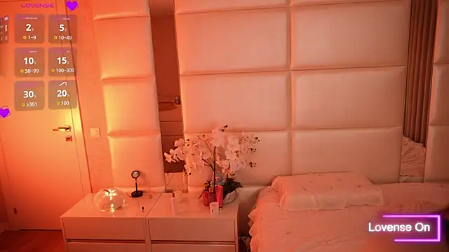 Lilly Colins online show from October 23, 6:47 pm