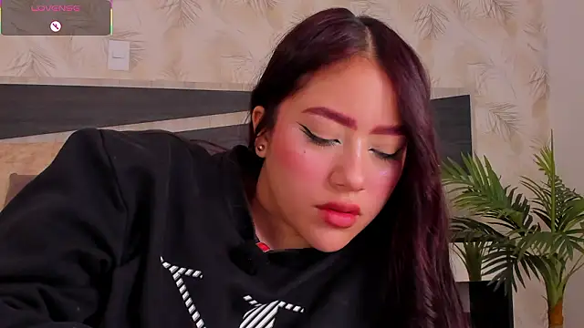 nicolle pierce online show from March 17, 1:59 pm