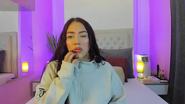 nicolle pierce online show from March 25, 12:08 pm