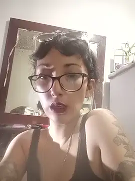 Snapshot of HighLilith chatting on September 17, 4:27 pm HighLilith online show from September 17, 4:27 pm