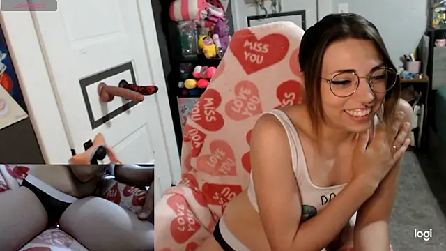 KierBearKisses online show from April 28, 4:44 pm