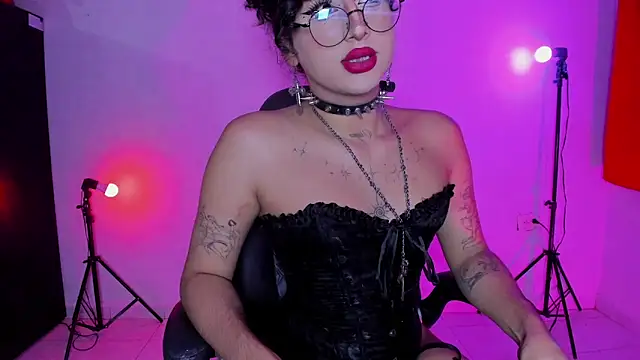 Heka Prudence online show from May 18, 3:05 am