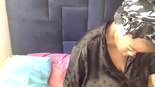 Busty-Londie online show from March 8, 8:51 am