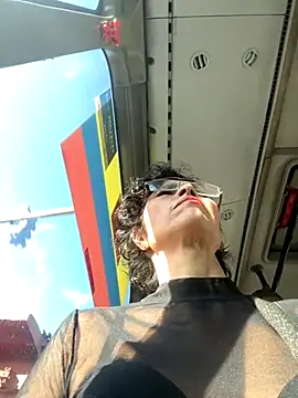 MireyaTorresGu online show from September 22, 9:02 pm