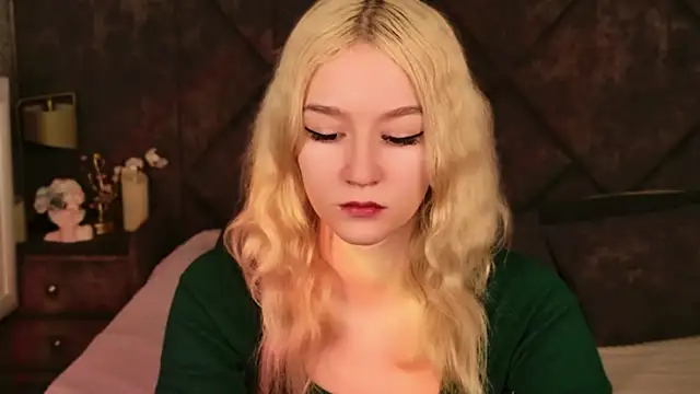 NaomiLoys online show from November 11, 11:18 am