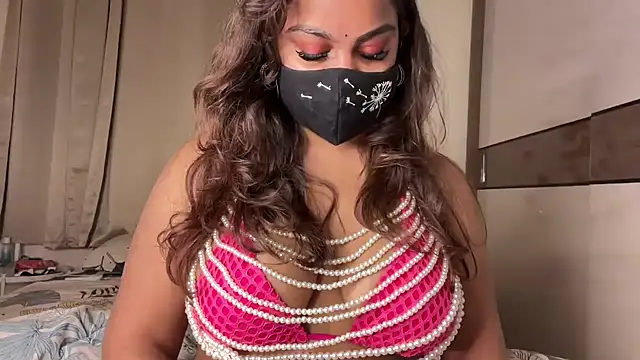 Sam  sexybea online show from April 18, 7:07 pm