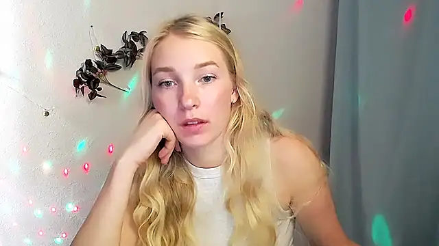 Queen ofLove online show from May 27, 8:44 am