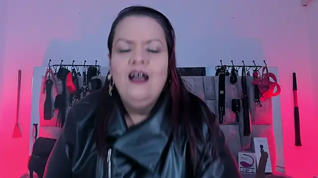 vanessa moka online show from November 11, 2:03 pm