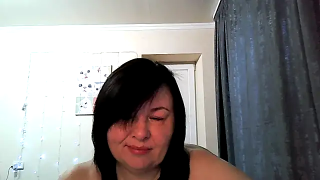 EmiliaLooo online show from April 28, 3:54 am