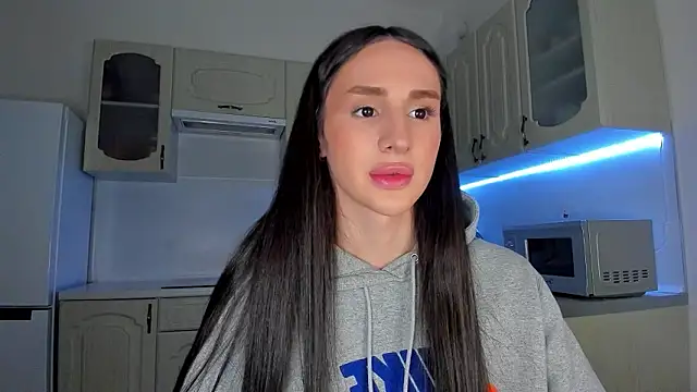 Kim Oberlin  online show from February 7, 6:12 pm