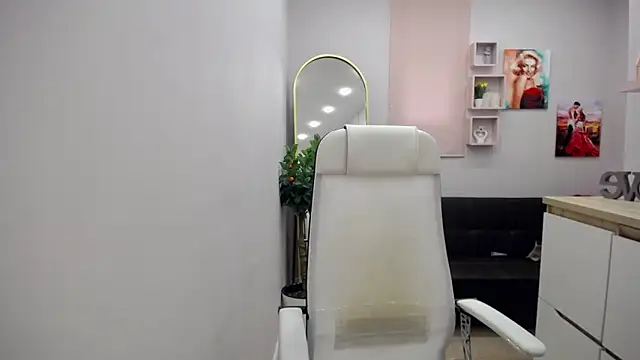 Milla Cutie18 online show from April 9, 5:10 am