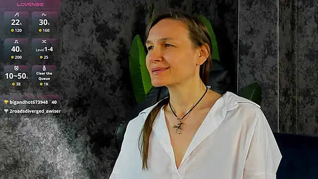 Lillian White online show from May 16, 2:03 am