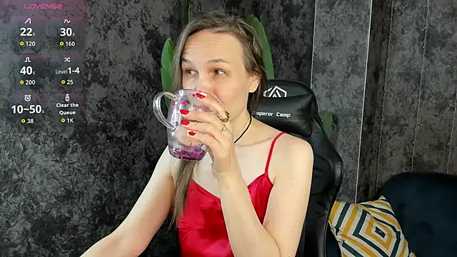 Lillian White online show from May 12, 1:03 am