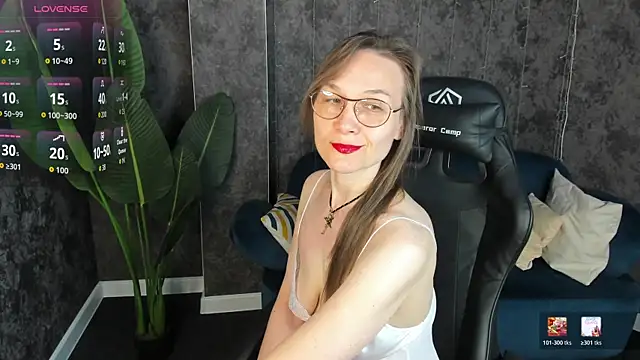 Lillian White online show from May 10, 1:07 am