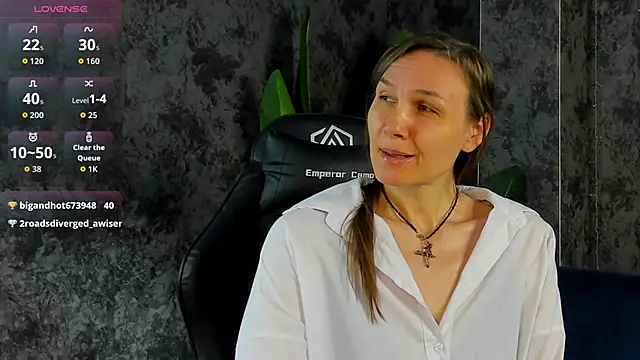 Lillian White online show from May 16, 1:30 am