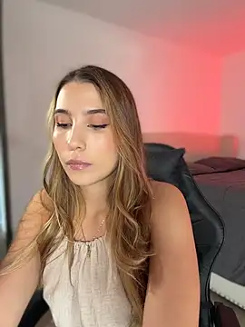 SophieRaily  online show from March 23, 5:41 pm