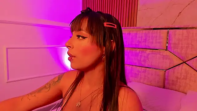 MiiaaMoonroee online show from February 4, 9:07 pm