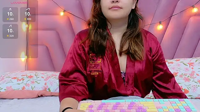 hornybarelylegalgirl online show from October 22, 12:32 pm