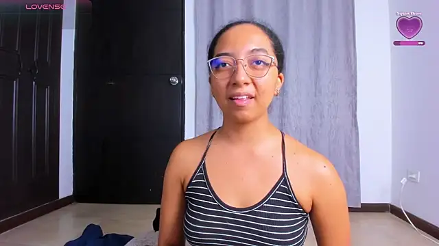 Snapshot of NAHOMI_MILLER chatting on October 1, 1:10 am NAHOMI MILLER online show from October 1, 1:10 am