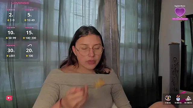 Noellesable online show from October 20, 5:27 pm