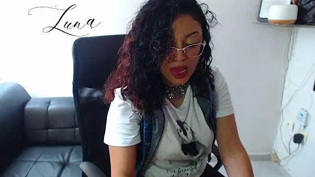 Lunavega1 online show from November 5, 6:35 pm