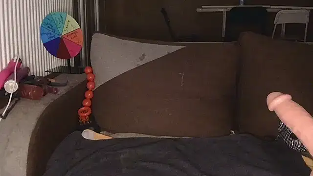 liloucamchaudee online show from February 8, 8:34 pm