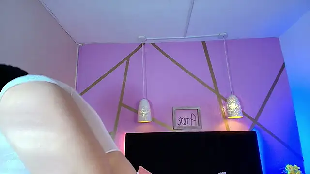 frreeya online show from October 20, 2:53 pm