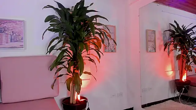 Snapshot of Meli_Meli chatting on October 2, 4:39 am Meli Meli online show from October 2, 4:39 am
