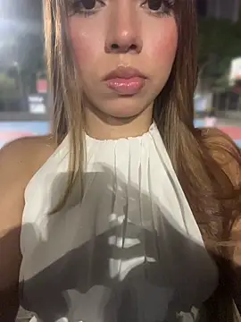 Aaliyah Salma online show from May 16, 11:37 pm