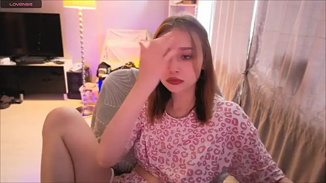 SweetLinaa online show from May 18, 9:26 am