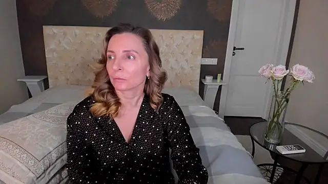 AllisonWilliams online show from December 16, 4:24 pm