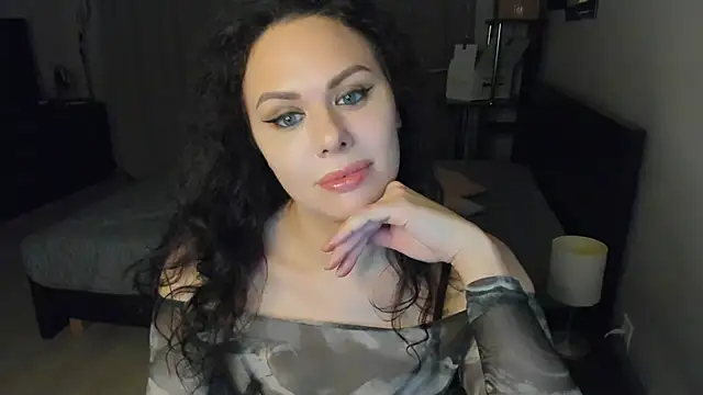Snapshot of MollyCheiz chatting on September 10, 12:10 am MollyCheiz online show from September 10, 12:10 am