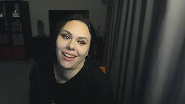 Snapshot of MollyCheiz chatting on September 18, 12:42 am MollyCheiz online show from September 18, 12:42 am